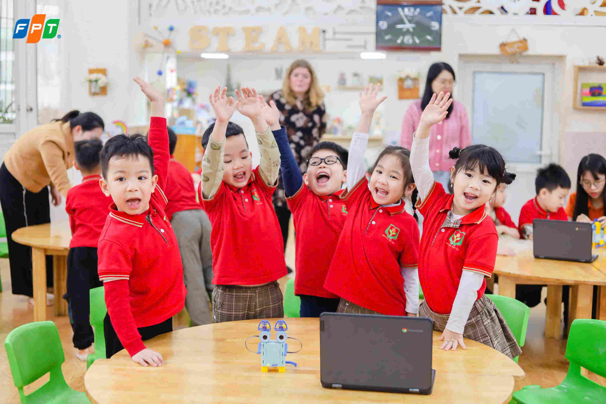 TRẢI NGHIỆM THẾ GIỚI THÔNG MINH – CHƯƠNG TRÌNH CÔNG NGHỆ ĐỘC QUYỀN TỪ FPT SCHOOLS