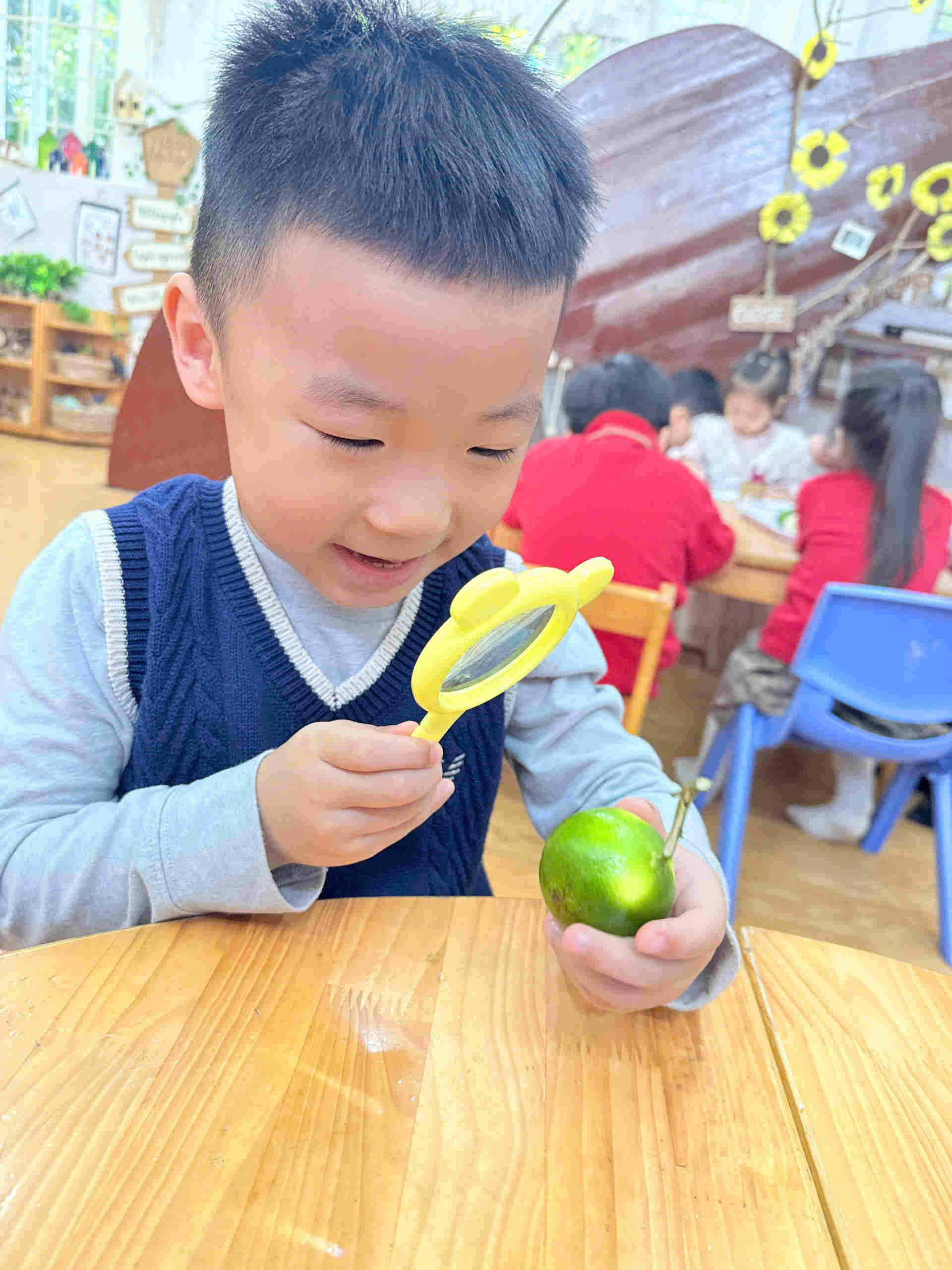 KHÁM PHÁ QUẢ CHANH – MỘT NGÀY ĐẦY HỨNG KHỞI CỦA CÁC BẠN NGHÉ