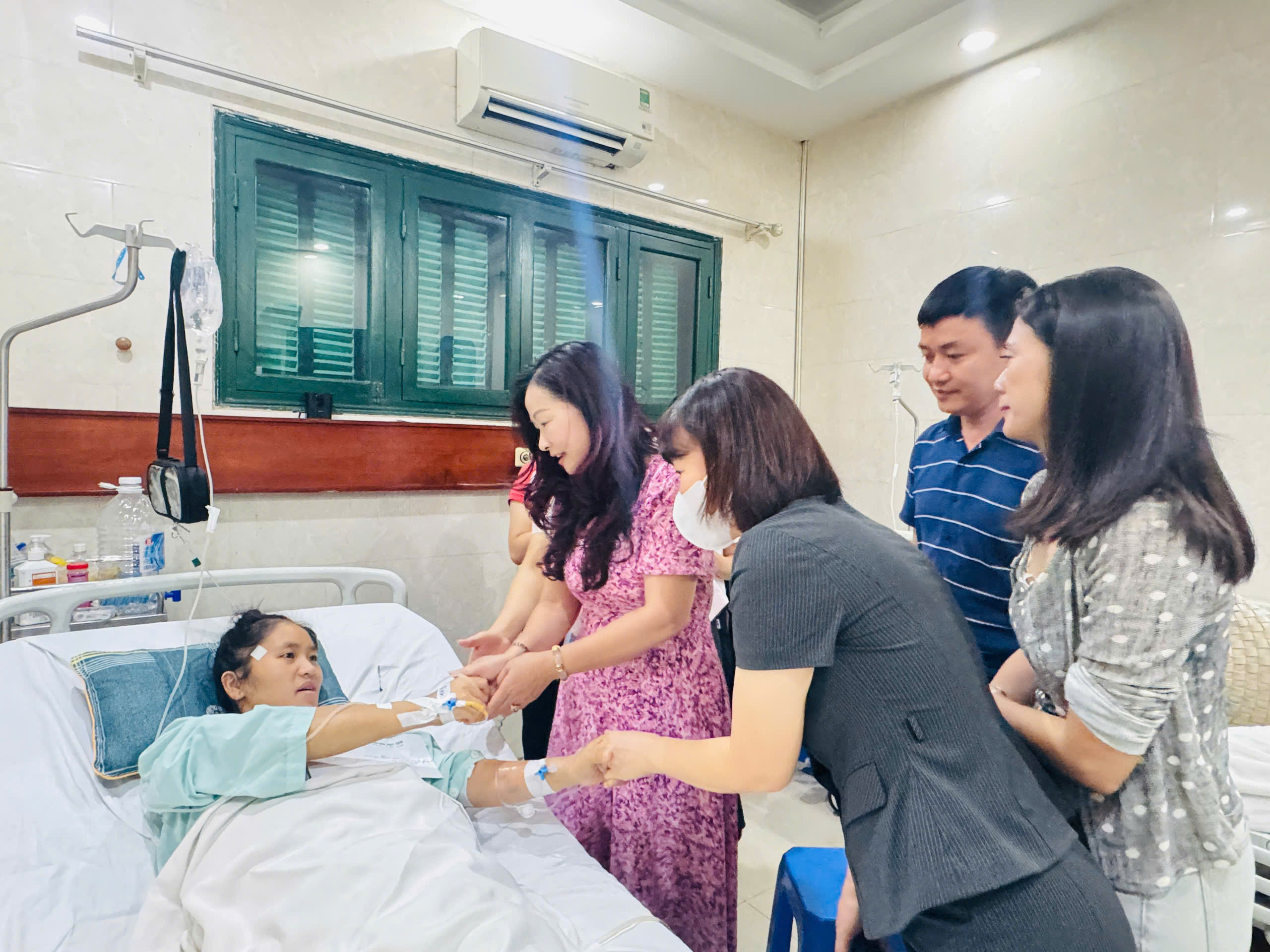 LAN TỎA YÊU THƯƠNG – TRAO GỬI TẤM LÒNG HOA THỦY TIÊN