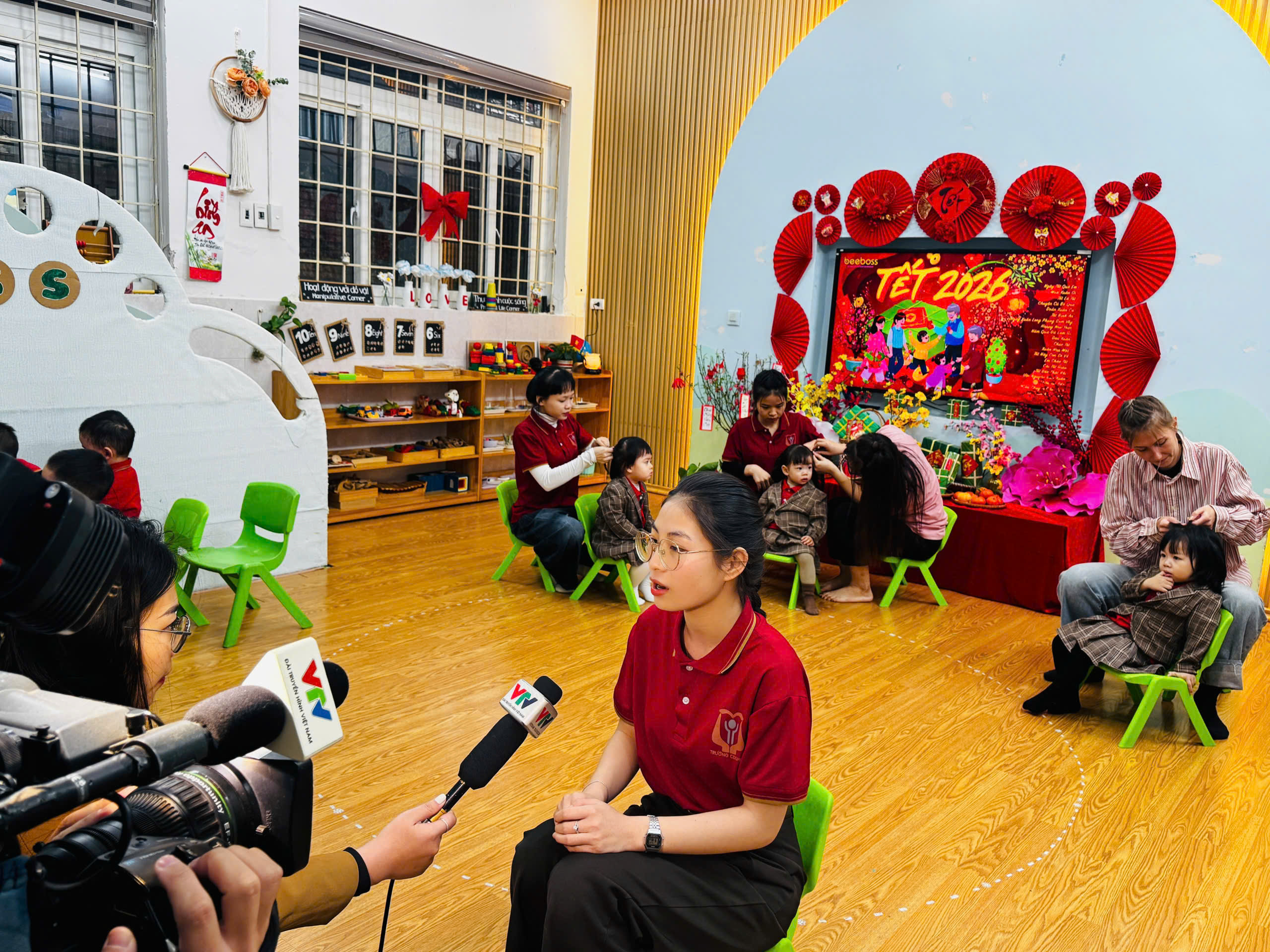 THEO CHÂN CHÚ QUAY PHIM – KHÁM PHÁ HOẠT ĐỘNG THỰC HÀNH CỦA SINH VIÊN TẠI HOA THỦY TIÊN