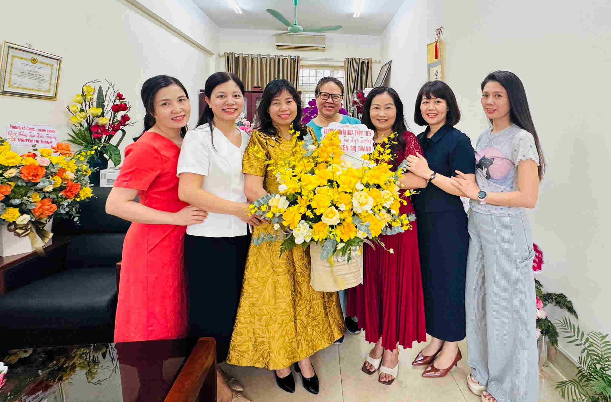 Trường Mầm non Thực hành Hoa Thủy Tiên chúc mừng Tân Hiệu trưởng Trường Cao đẳng Sư phạm Trung ương – TS. Nguyễn Thị Thanh