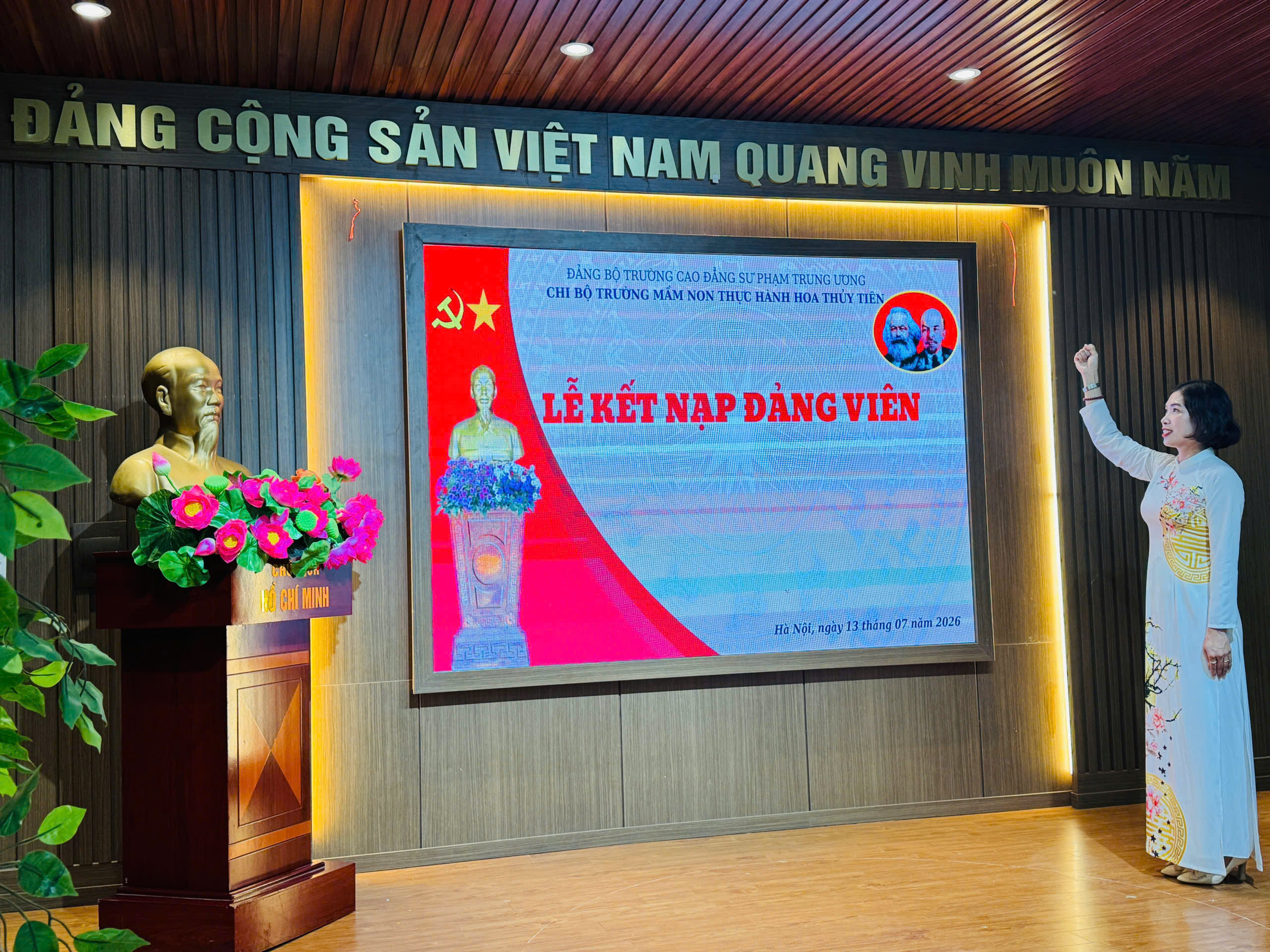 LỄ KẾT NẠP ĐẢNG VIÊN MỚI – NIỀM VINH DỰ, NIỀM TỰ HÀO